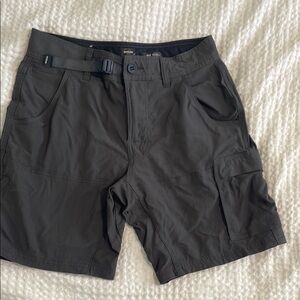 Prana Men's stretch Zion Cargo Shorts with Built-In Belt color shadow